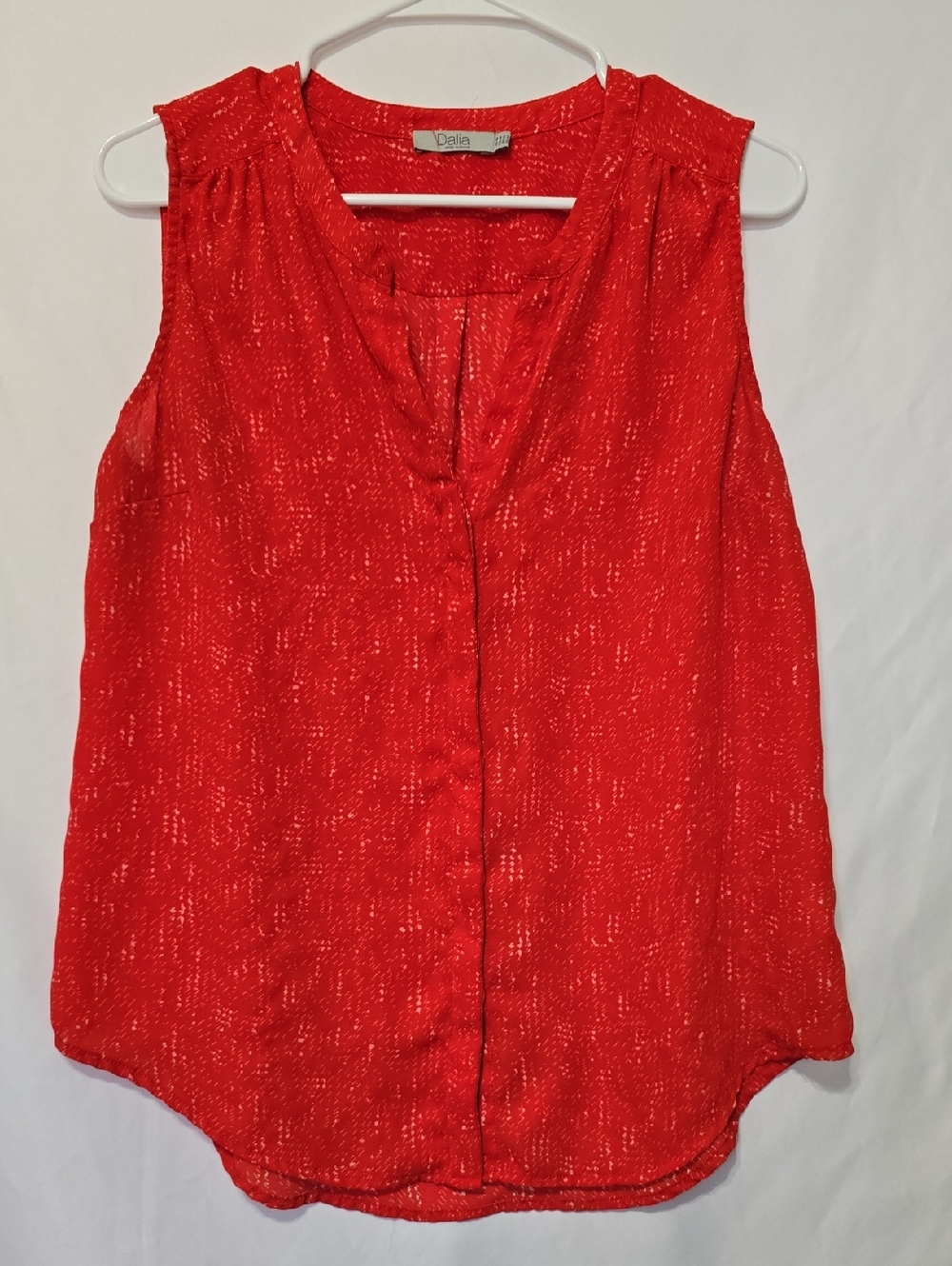 Dalia Sleeveless Concealed Button V-Neck Blouse Red White